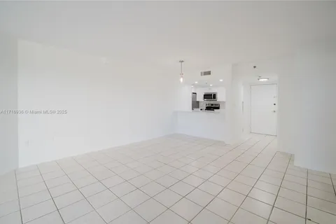 540 Brickell Key Dr # 706, Miami FL 33131