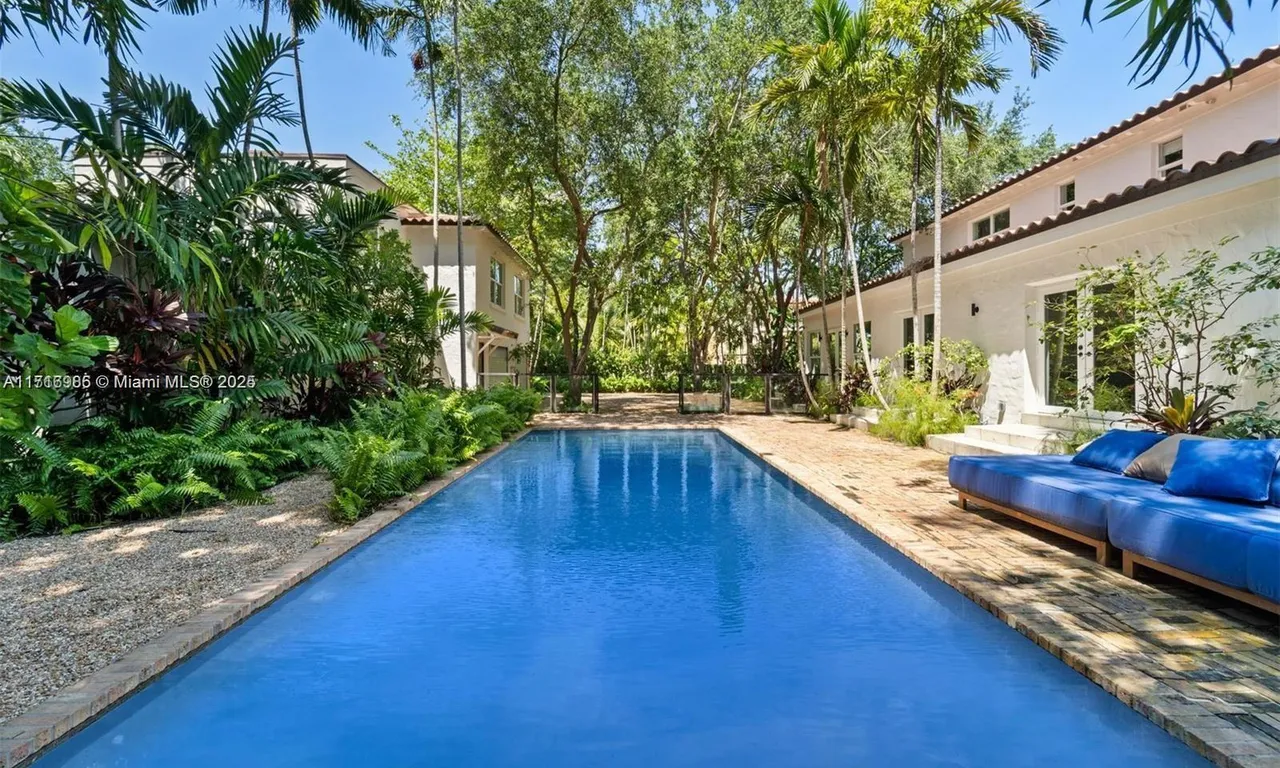 5812 Alton Rd, Miami Beach FL 33140