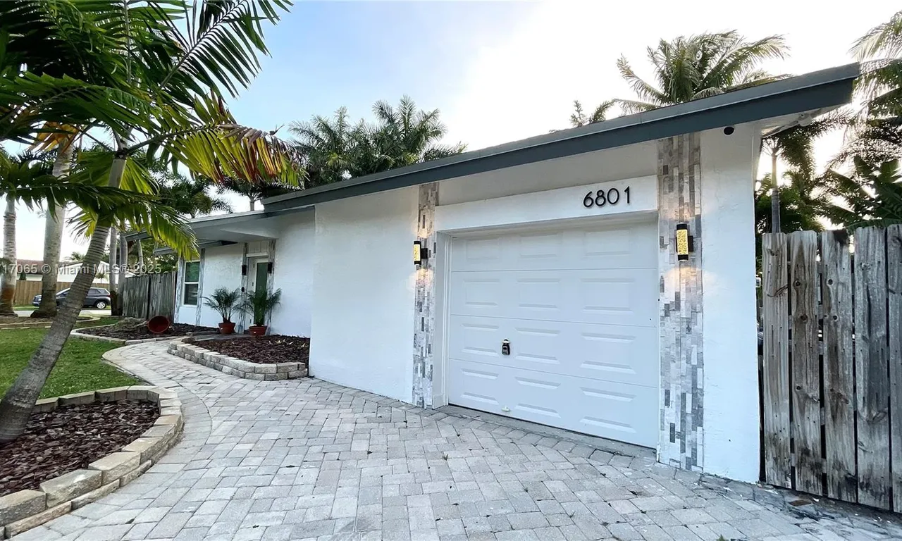 6801 NW 26th Way, Fort Lauderdale FL 33309