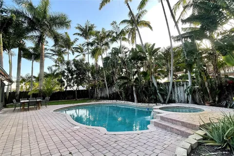 6801 NW 26th Way, Fort Lauderdale FL 33309