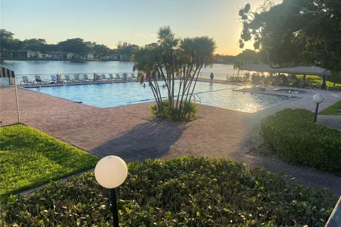 101 Berkley # 110, Hollywood FL 33024