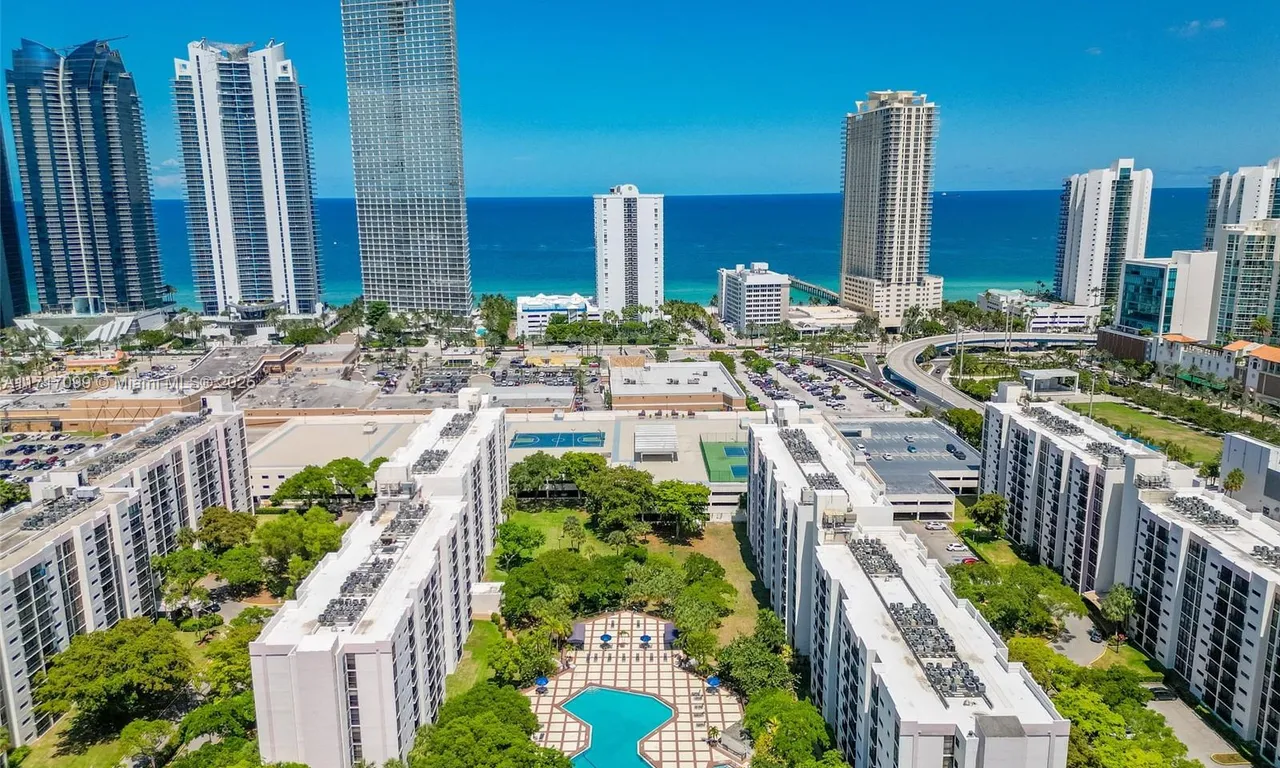 16919 N Bay Rd # 821, Sunny Isles Beach FL 33160