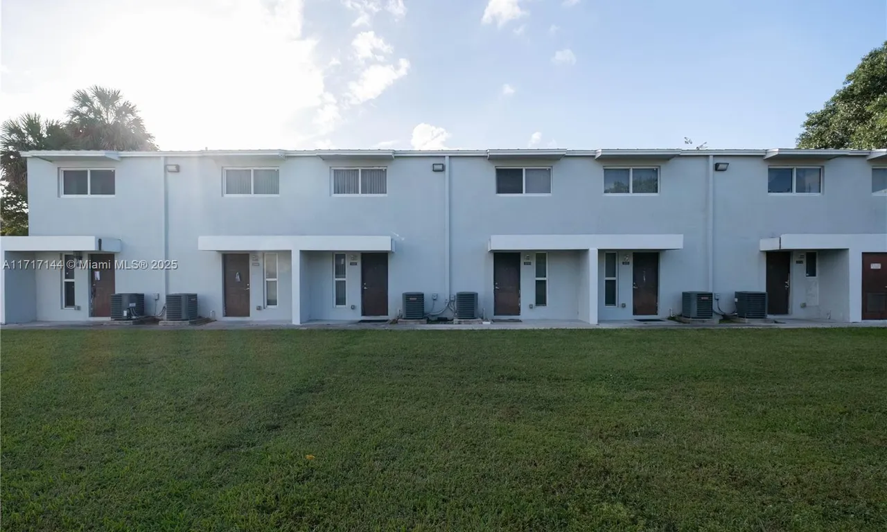 1968 NW 4th Ct # 323, Miami FL 33136