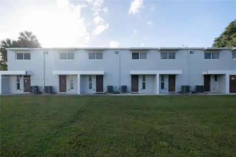 1968 NW 4th Ct # 323, Miami FL 33136