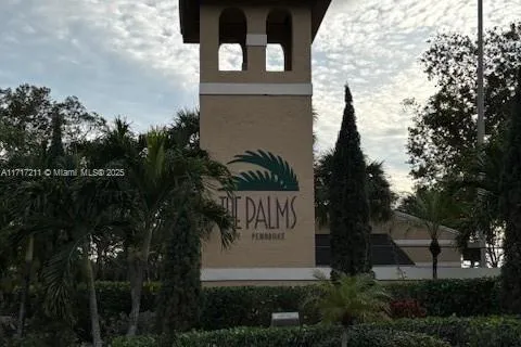 350 W Palm Cir W # 307, Pembroke Pines FL 33025