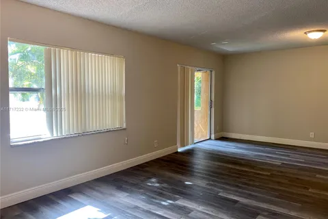 17901 NW 68th Ave # T206, Hialeah FL 33015