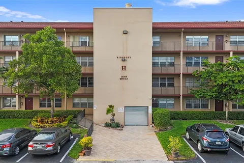 13355 SW 9th Ct # 417H, Pembroke Pines FL 33027