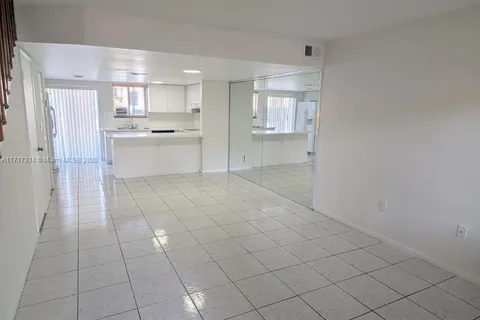 431 NW 82nd Ave # 906, Miami FL 33126