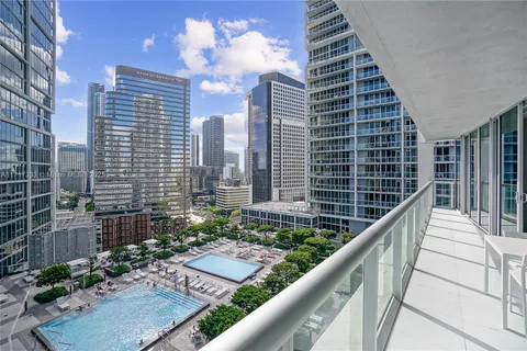 475 Brickell Ave # 1913, Miami FL 33131