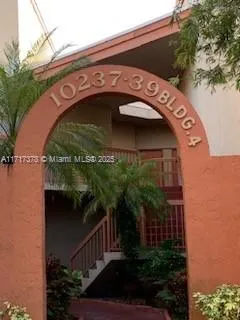 10237 NW 9th St Cir # 4, Miami FL 33172