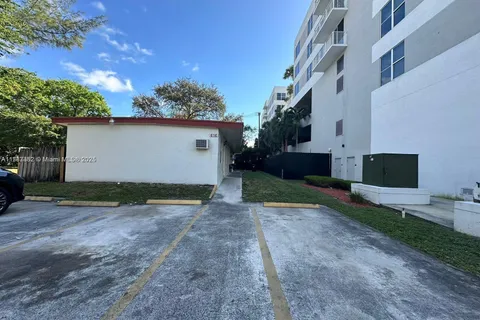 616 NW 4th Ave, Fort Lauderdale FL 33311