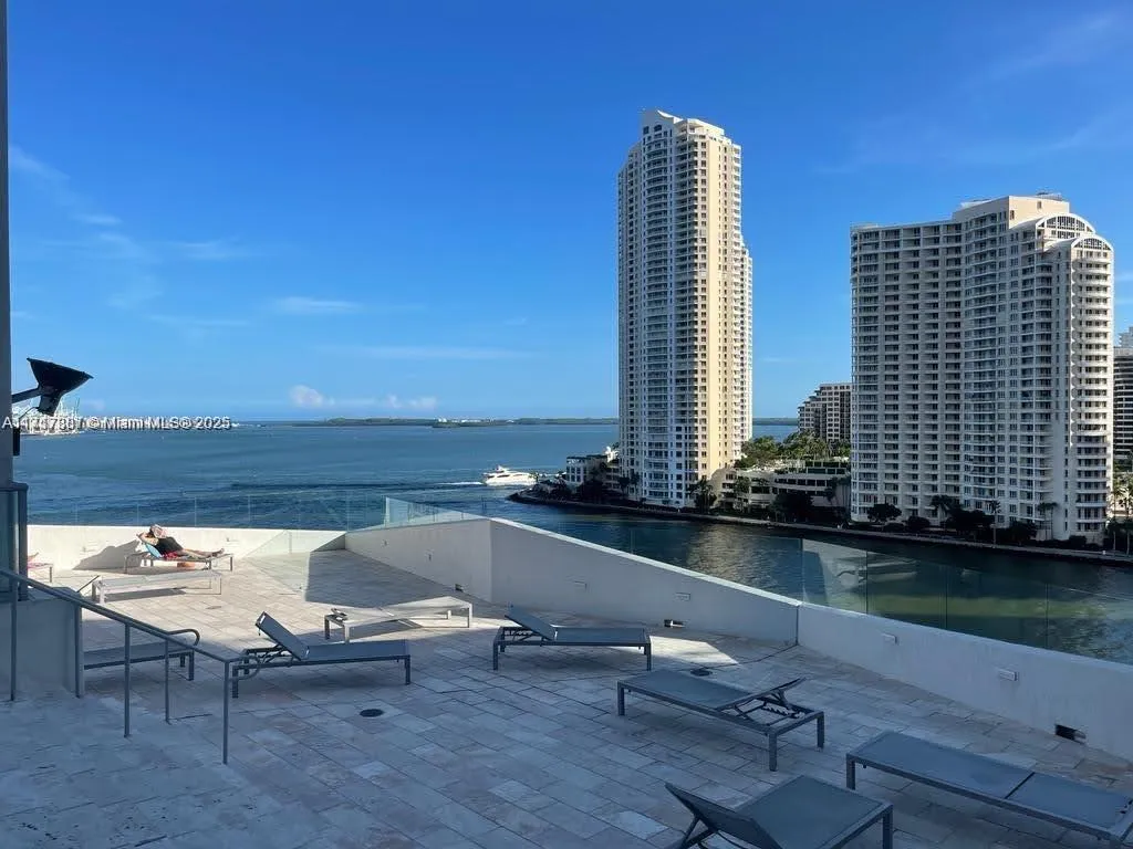 335  S BISCAYNE BLVD # 02, Miami FL 33131