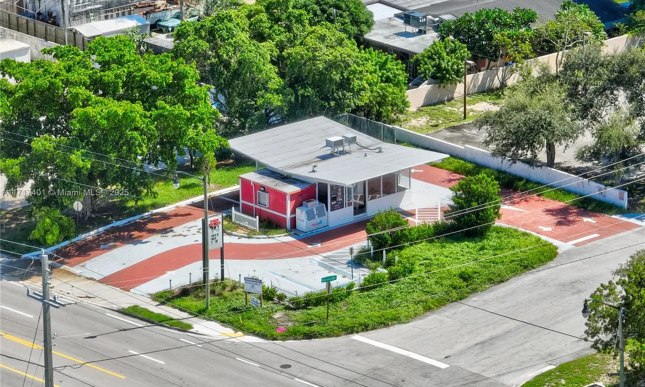 1116 Hypoluxo Rd, Lake Worth FL 33462