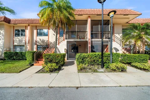 369 Lakeview Dr # 102, Weston FL 33326