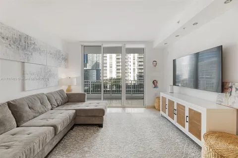 801 Brickell Key Blvd # 806, Miami FL 33131