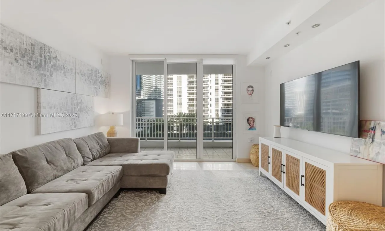 801 Brickell Key Blvd # 806, Miami FL 33131