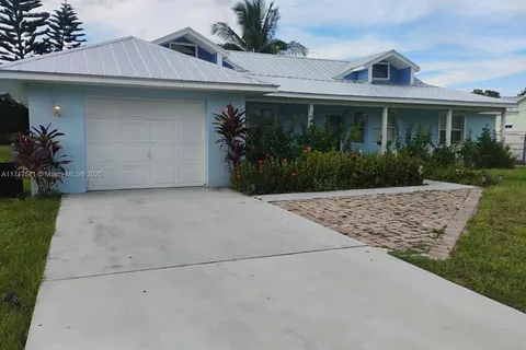 445 SW Cherryhill Rd, Port St. Lucie FL 34953