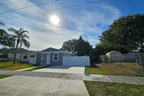 4622 SW 23rd St, West Park FL 33023