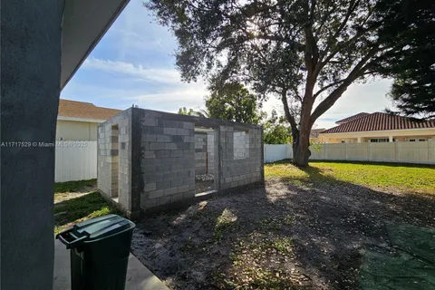 4622 SW 23rd St, West Park FL 33023