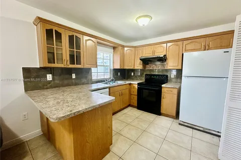 2473 NW 18 TH TER # 2473, Miami FL 33126