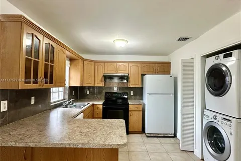 2473 NW 18 TH TER # 2473, Miami FL 33126