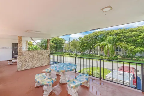 344 SW 1st St # 6, Pompano Beach FL 33060