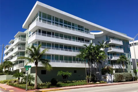 7800 Collins Ave # 301, Miami Beach FL 33141