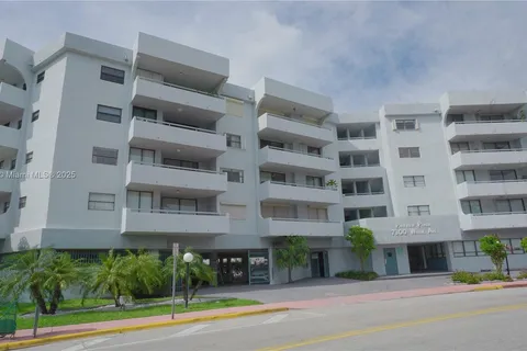 7300 Wayne Ave # 315, Miami Beach FL 33141