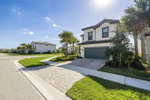 2414 Primrose Pl, Oakland Park FL 33309