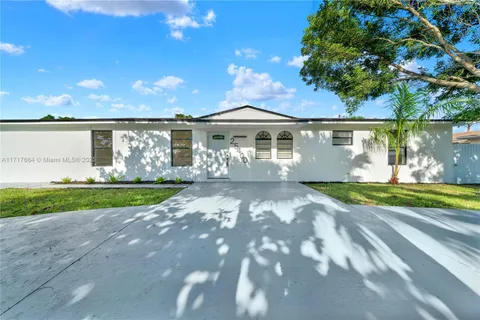 25400 SW 127th Ave, Homestead FL 33032