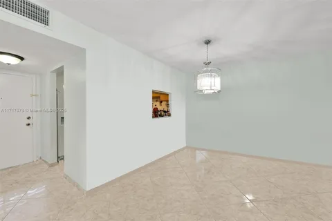 1825 S Ocean Dr # 204, Hallandale Beach FL 33009