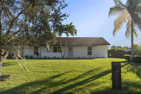 18473 SW 87th Pl, Cutler Bay FL 33157