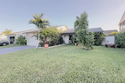 1254 N Fieldlark Ln, Homestead FL 33035