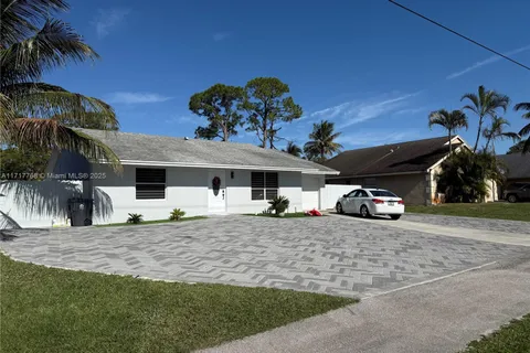 7615 Cocoanut Dr, Lake Worth FL 33467