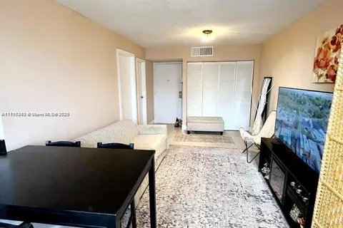 17021 N Bay Rd # 923, Sunny Isles Beach FL 33160