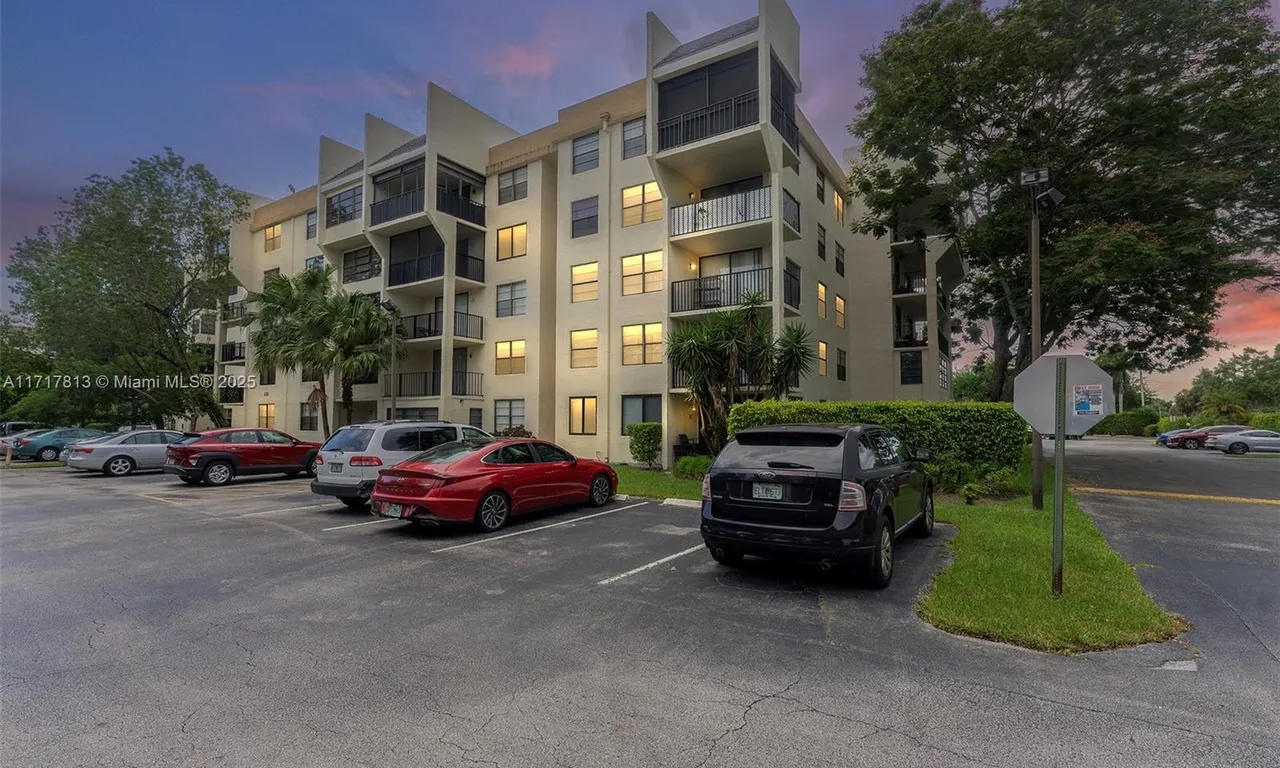 6190 Woodlands Blvd # 108, Tamarac FL 33319