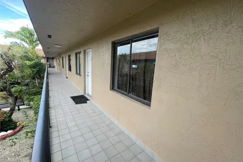 6215 W 22nd Ct # 25, Hialeah FL 33016