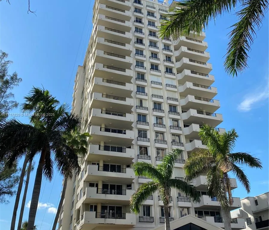 6422 Collins Ave # 4, Miami Beach FL 33141