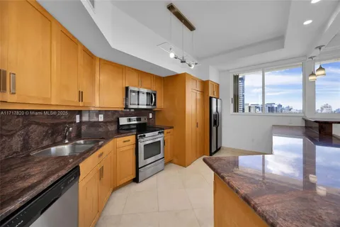 6422 Collins Ave # 4, Miami Beach FL 33141