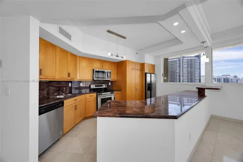 6422 Collins Ave # 4, Miami Beach FL 33141