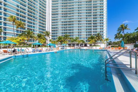 100 Bayview Dr # 420, Sunny Isles Beach FL 33160