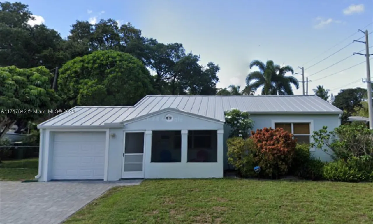 901 SW 18th Ct, Fort Lauderdale FL 33315