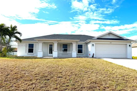 1222 NW 10th Place, Cape Coral FL 33993