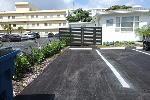 505 SE 18th St, Fort Lauderdale FL 33316