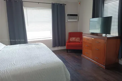 505 SE 18th St, Fort Lauderdale FL 33316