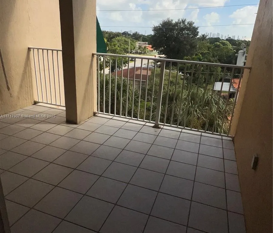 814 NW 36th Ave # 406, Miami FL 33125