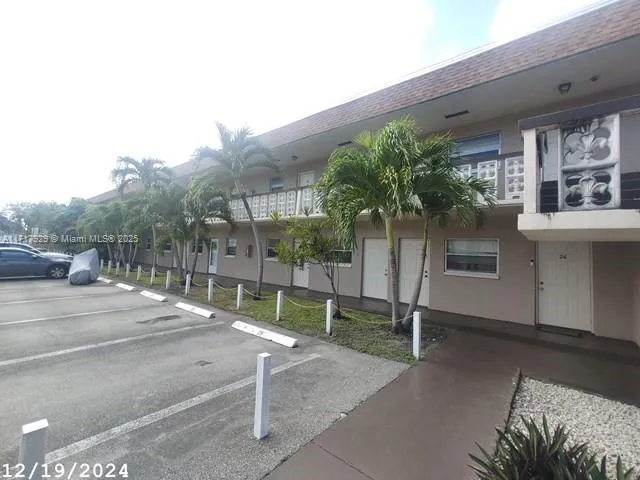 2836 Fillmore St # 35, Hollywood FL 33020