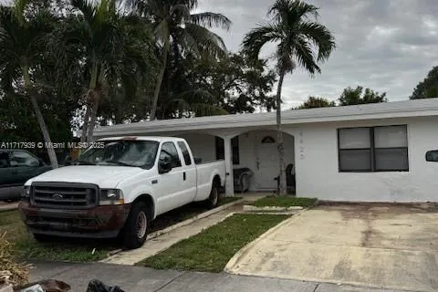 4420 SW 39th St, West Park FL 33023