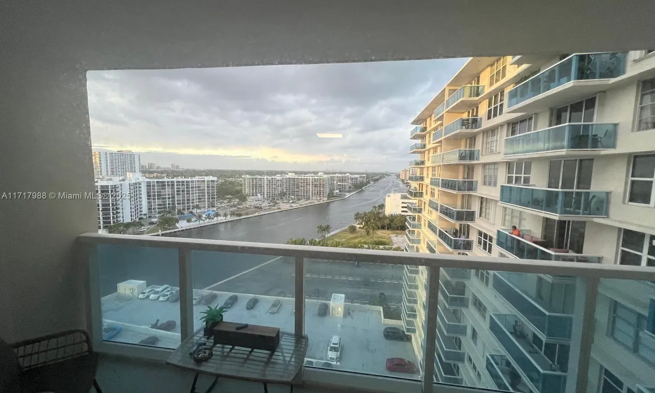 3800 S Ocean Dr # 1501, Hollywood FL 33019