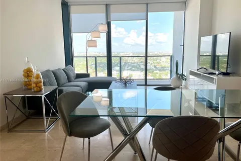 88 SW 7 # 3606, Miami FL 33131